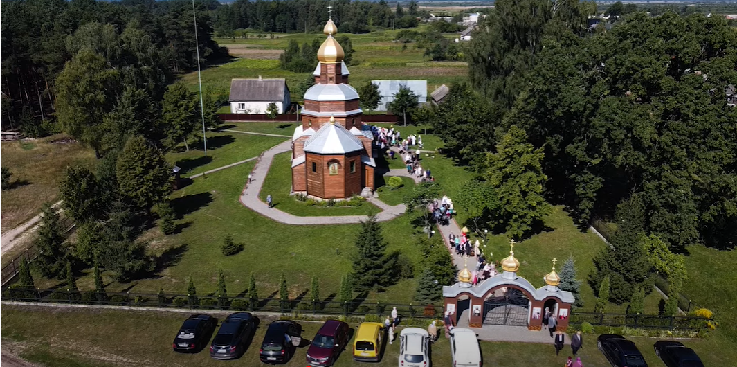 Яблучний Спас у селі Черче. Вид з квадрокоптера